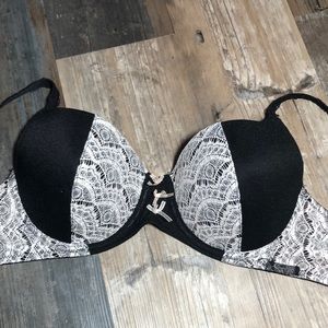 Jessica Simpson lace bra